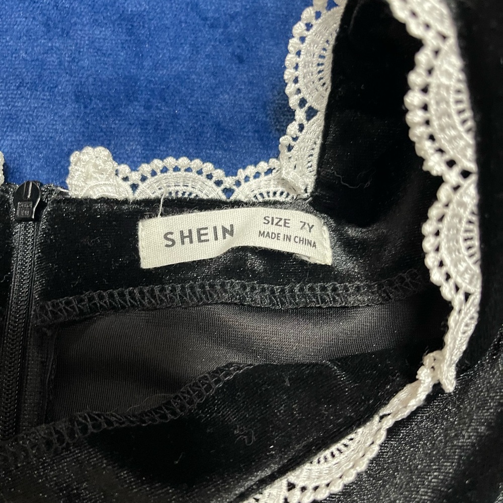 Elegant Velvet Kids Dress in Black - Picture 7 of 8